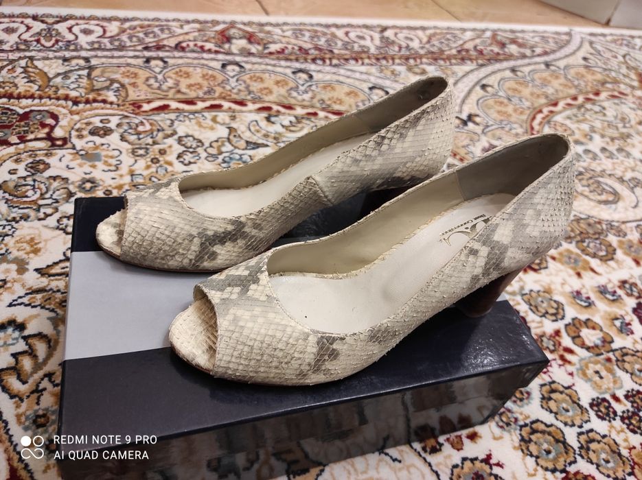 Продам женские туфли