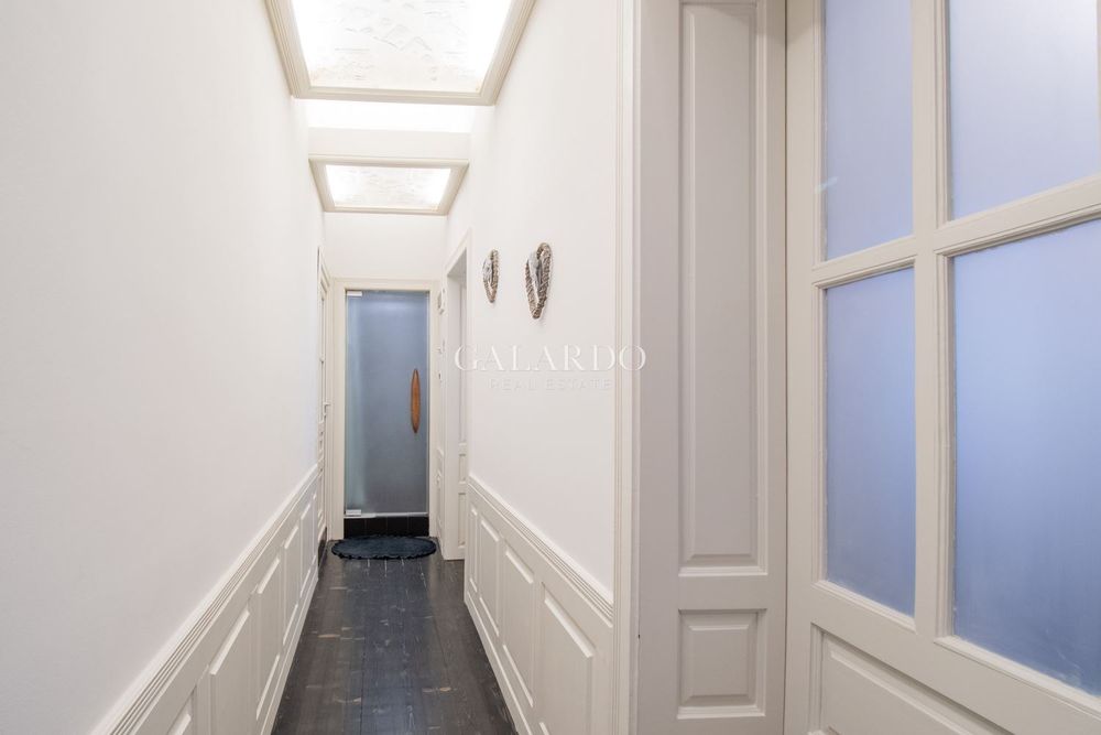 Дава се под наем Двустаен апартамент в София, Център - 60 кв.м за 880 € - Снимка #11