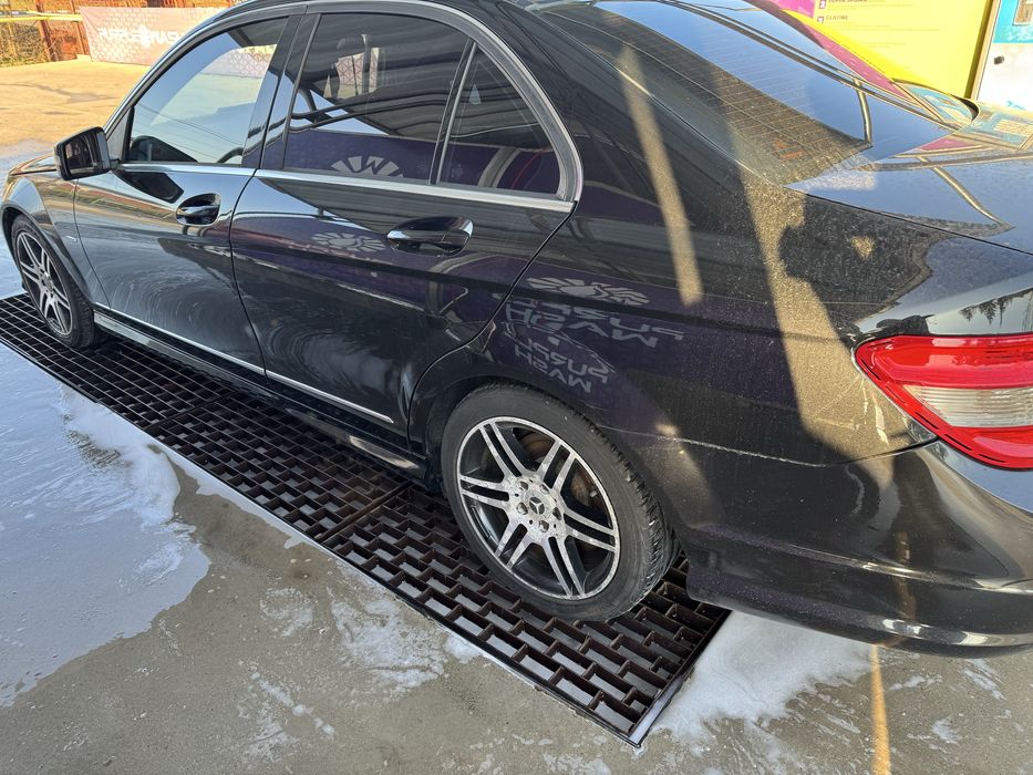 Dezmembrez  mercedes w204 2009-2013