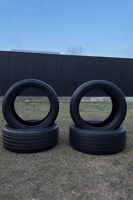 245/45/18 комплект летние шины