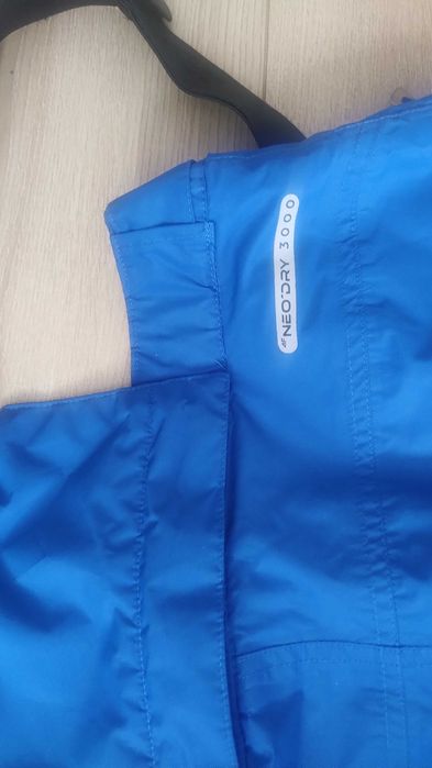 Pantaloni schi e la 4F băieți.