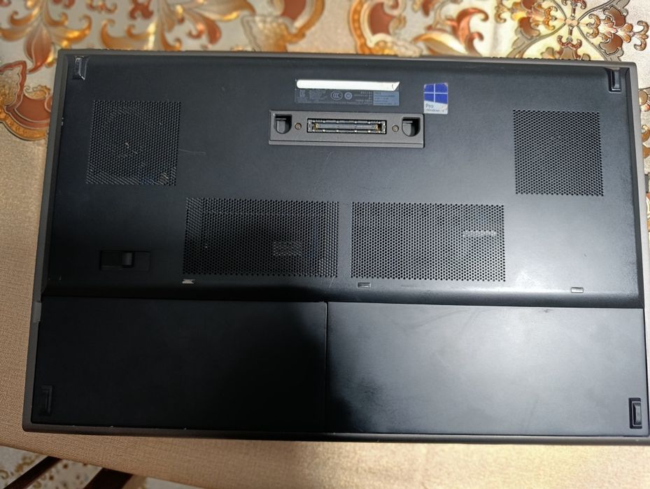 Vând laptop Dell M6800