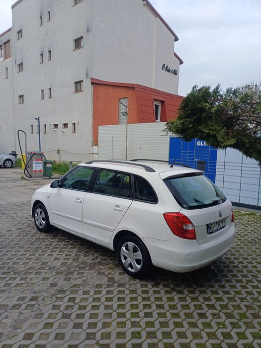 Vand Skoda Fabia 2010 motor 1.2 benzina