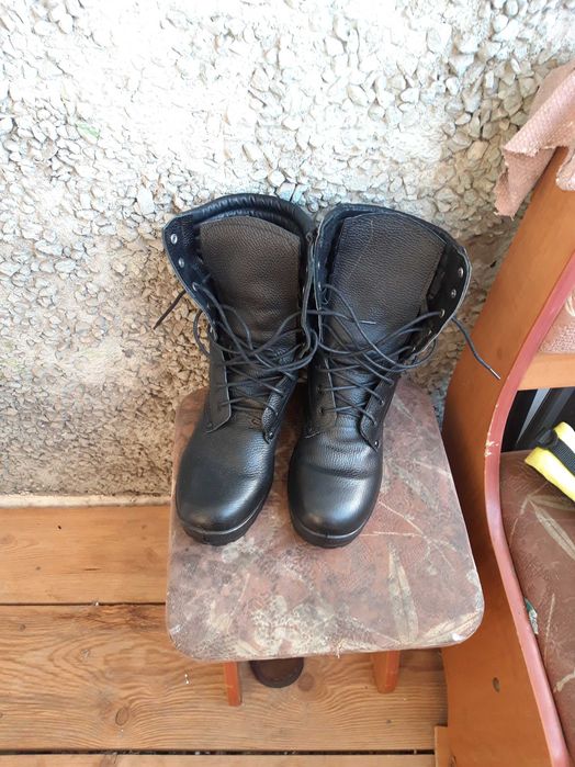Продам  берцы новые