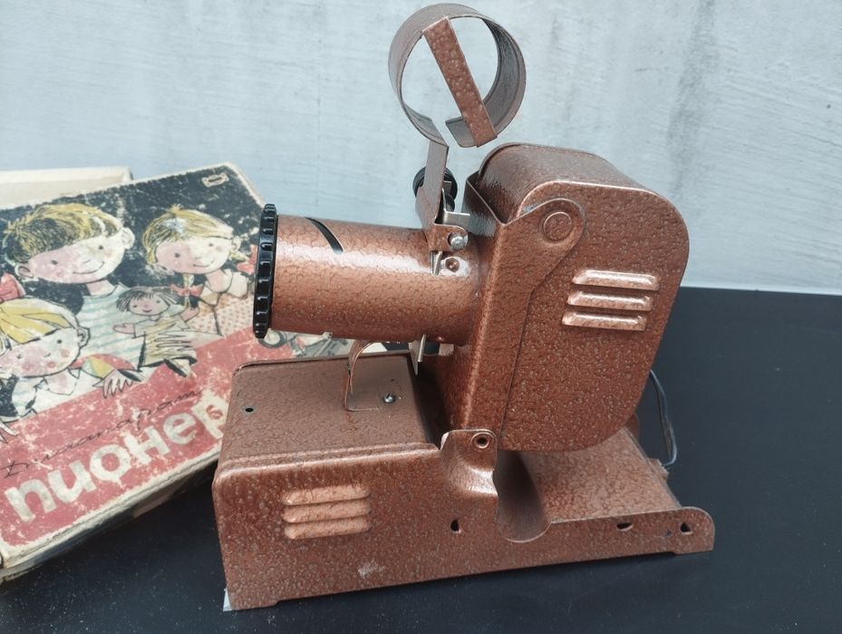 Прожекционен апарат / Диапроектор Пионер