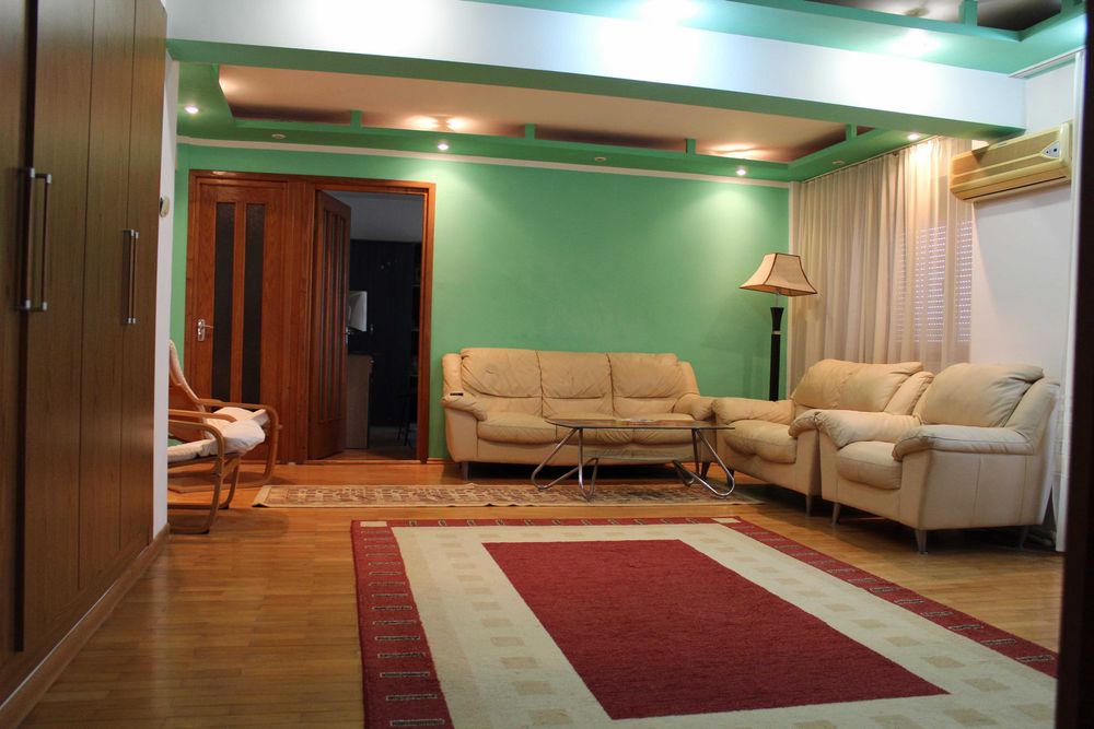 Apartament de Vanzare pe Blvd. 1 Decembrie, 3 camere, 84 Mp.