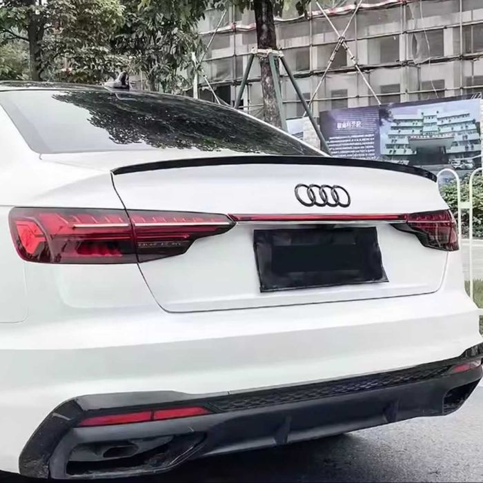 Eleron portbagaj S4 style compatibil cu Audi A4 B9 2019+ negru lucios