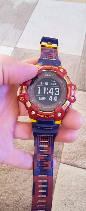 G-SHOOK gbg 1000 лимитирана серия на барса