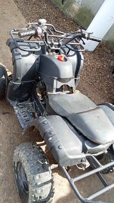 Vând sau Schimb 2 atv de 125