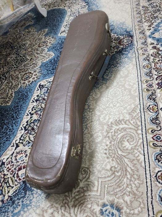 Bakenskiy tor futlyari bilan