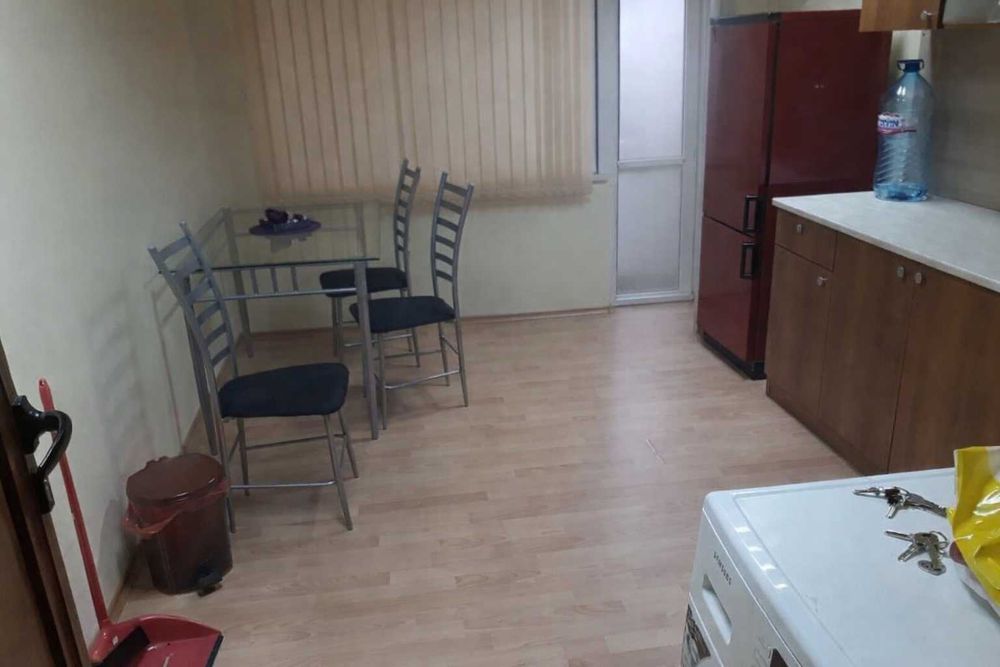 Дава се под наем Двустаен апартамент в Пловдив, Център - 65 кв.м за 378.93 € - Снимка #1