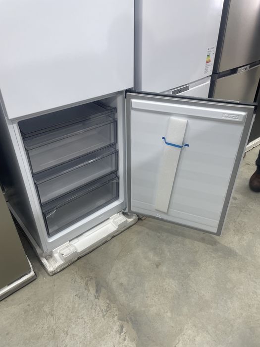 Продам Холодильник AVANGARD ARF-422W