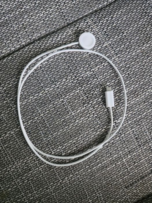 Apple watch seria 7  41mm - 81% baterie + o pereche de curea + cablu original