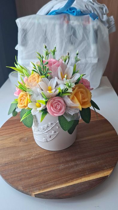Aranjament floral din bază de sapun