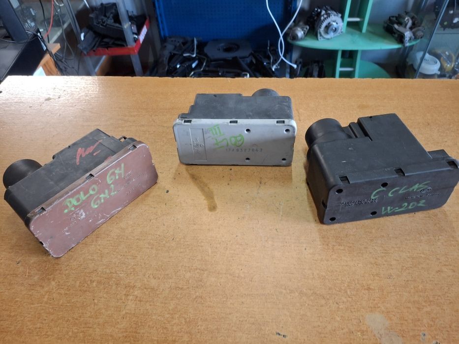 Pompa vacuum închidere centralizata Vw Golf 3 Passat B3 Jetta Polo Mercedes C-class