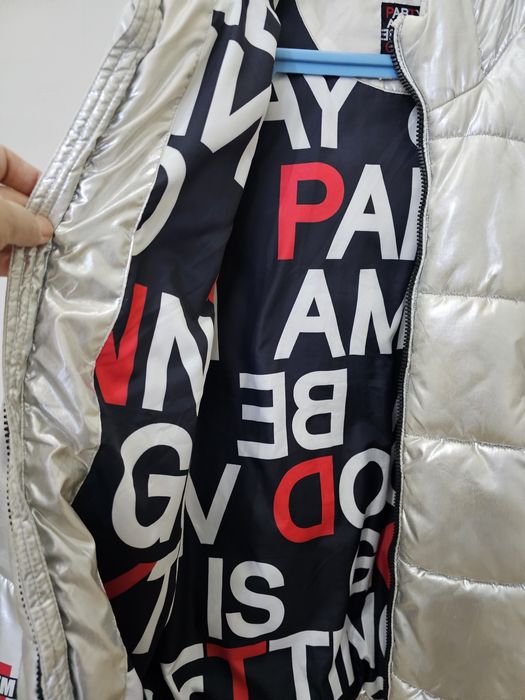 Продам куртку на девочку подростка