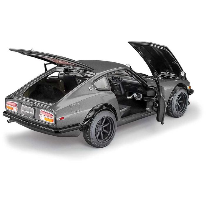 Macheta Datsun 240Z 1:18 Sun Star