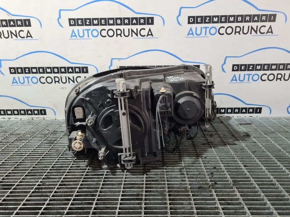 Far Stanga Volvo XC90 Facelift 2002 - 2006 SUV 4 Usi (972) Fara xenon 30784151