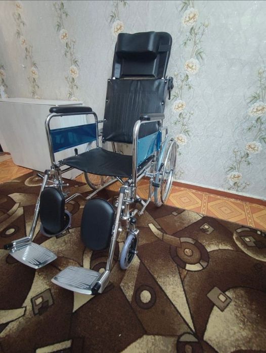 Продам инвалидную коляску новую
