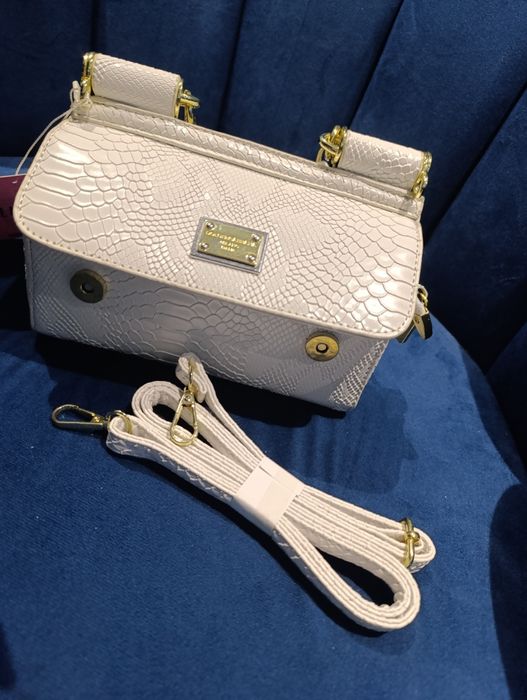 Недорого!Компактная и удобная сумочка Dolce Gabanna