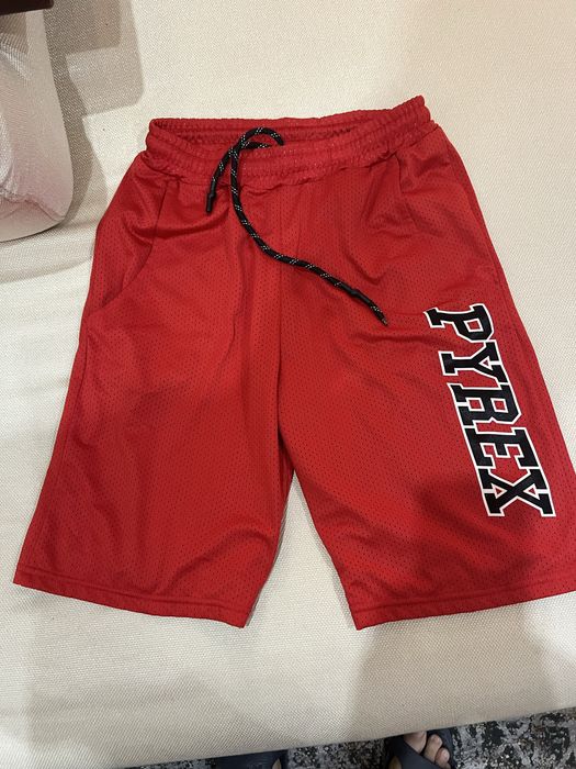 Къси панталони на Pyrex