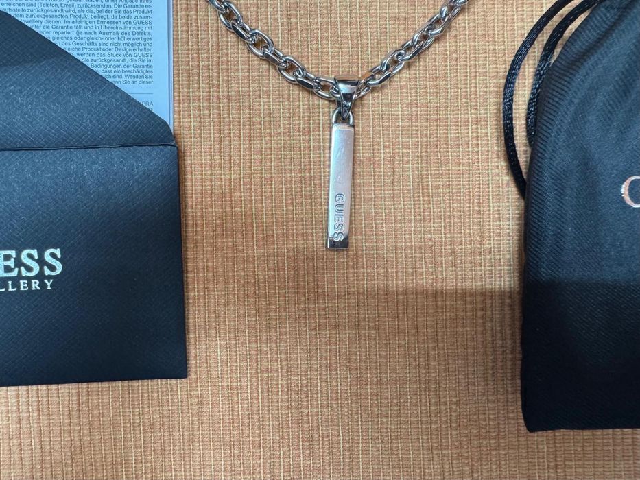 Lant cu pandantiv inox Guess