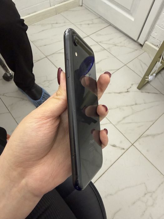 Продам Айфон XR срочно