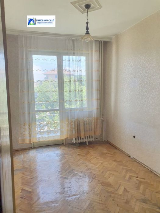 Продава се Тристаен апартамент в Плевен, Идеален център - 97 кв.м за 1289 €/кв.м - Снимка #1