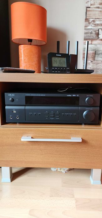 Boxe Akai si amplificator