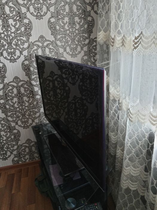 Продам телевизор на запчасти Samsung