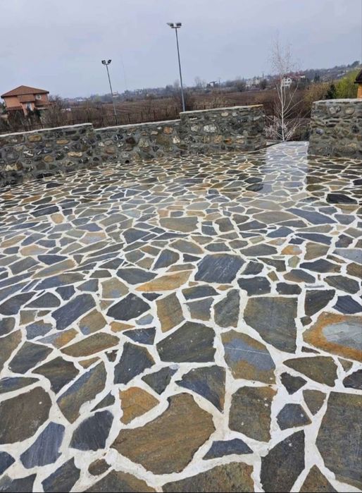 Vand si montez piatra