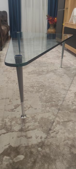 Măsuță cafea din sticlă securizată (groasă), model triunghiular