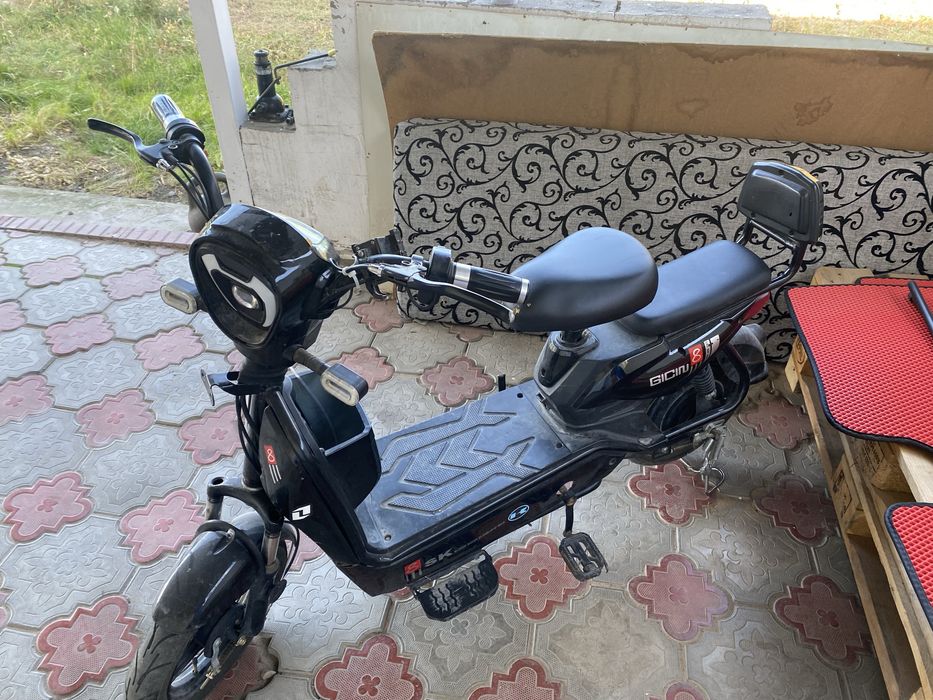 Продам ск8 скутер