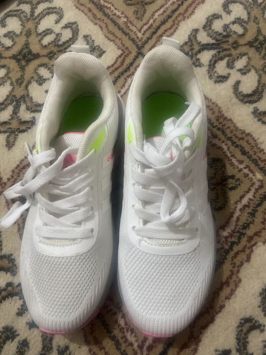 Кроссовки адидас 37рр