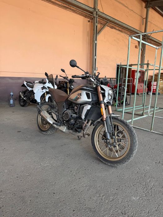 CF moto clx 700 k.s.