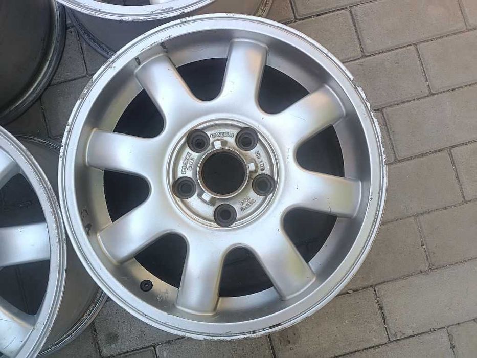Продам оригинальные легкосплавные диски "Speedline" на Ауди 100.