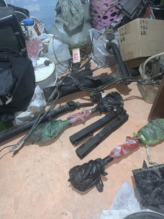 Запчасти мерс 123/124 разные