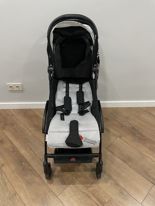 Коляска легкая maclaren atom