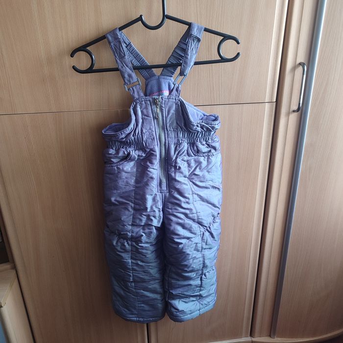 Продам комбинезоны зимние