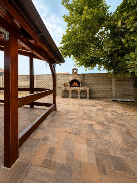Proprietar vând casă individuală, 5 camere ,2 băi, teren 630 mp