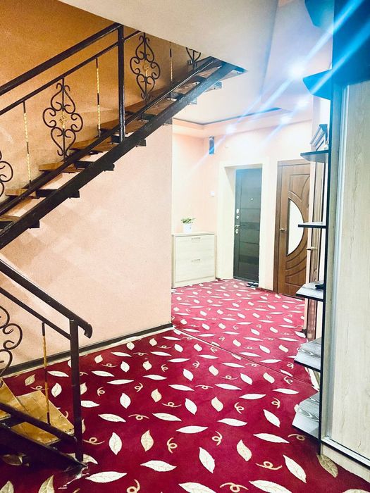 Квартира 6 хонали срочна сотилади