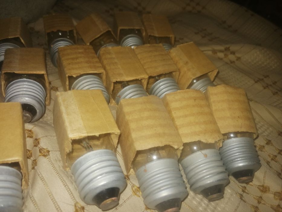 Продам лампочки срочно