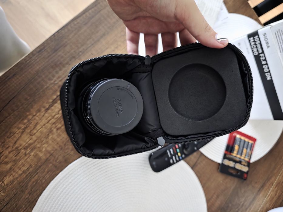 Обектив Sigma 105mm f/2.8 DG DN Macro (Art) – като нов + гаранция