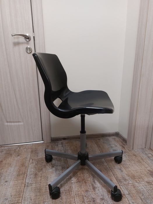 Писалище, бюро със стол