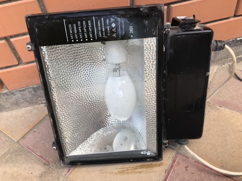 Продам прожектор