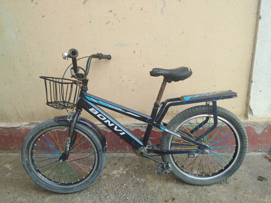 Vilasafet sotiladi   700.000