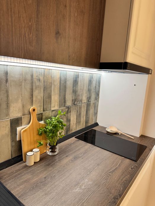 Apartament complet mobilat și utilat pentru perioade începând de la 2 săptămâni și până la 6 luni, cu contract de închiriere