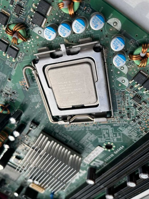 DELL, дъно, процесор - Q6600, охлаждане, РАМ - 4гб, захранване, кутия