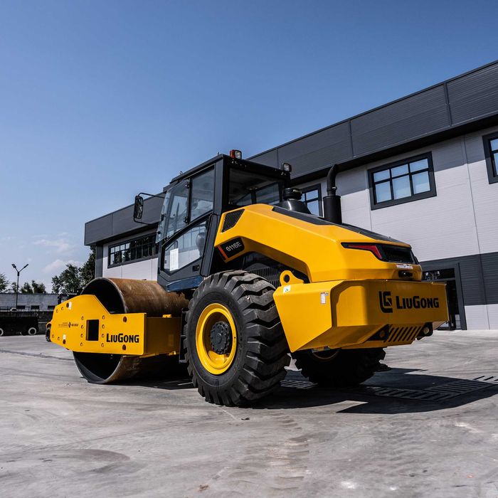 Грунтовый каток CLG6116E