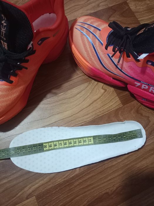 Кроссовки для бега